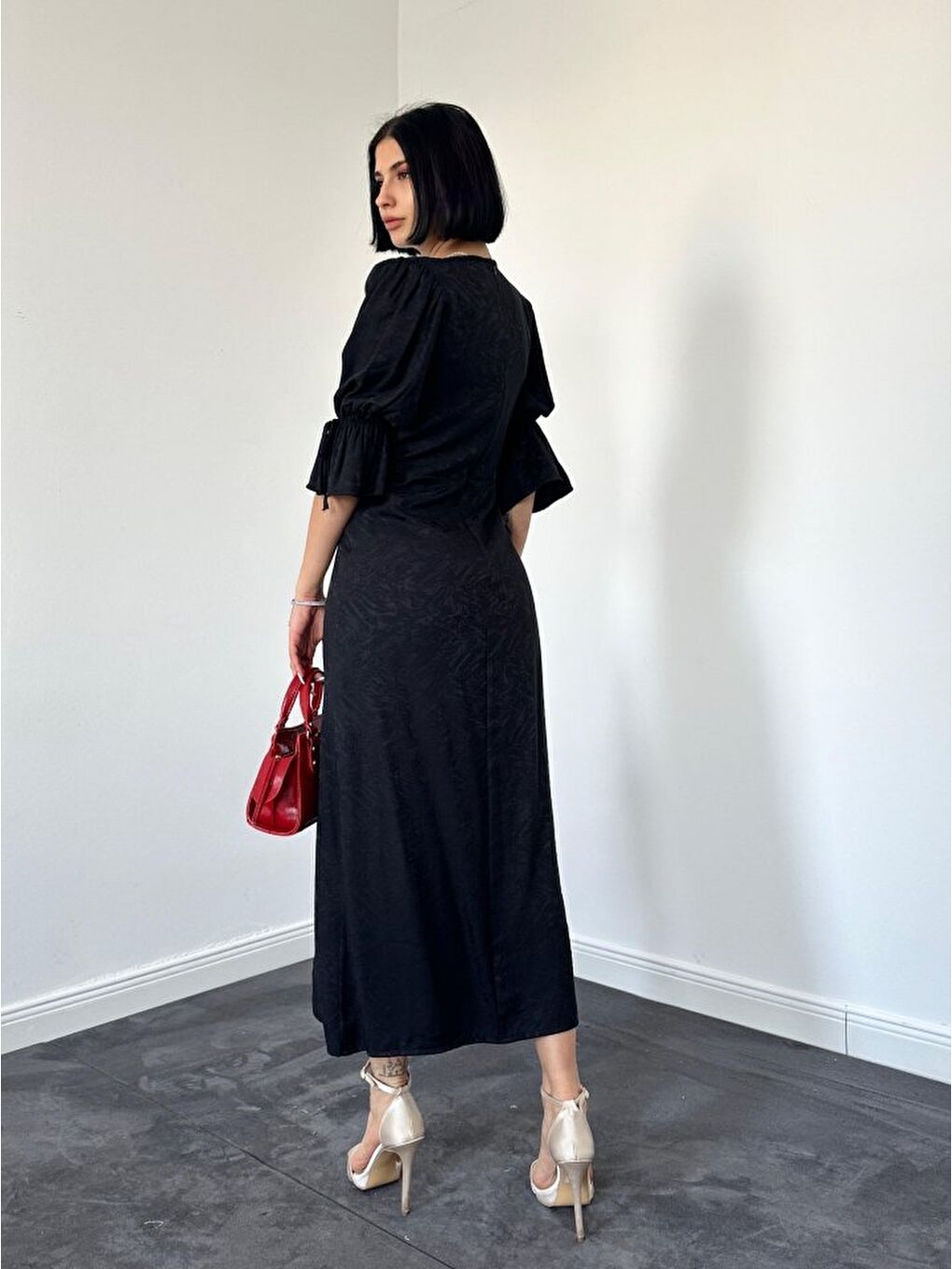 Siyah Yırtmaçlı Jakar Elbise-1