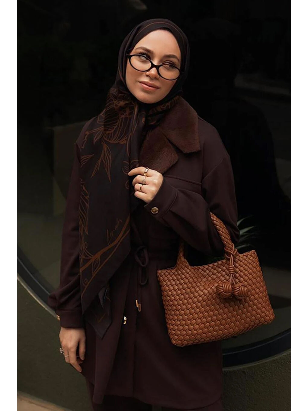 Örme Yumuşak Deri Askılı Çanta 930858 Kahverengi-1