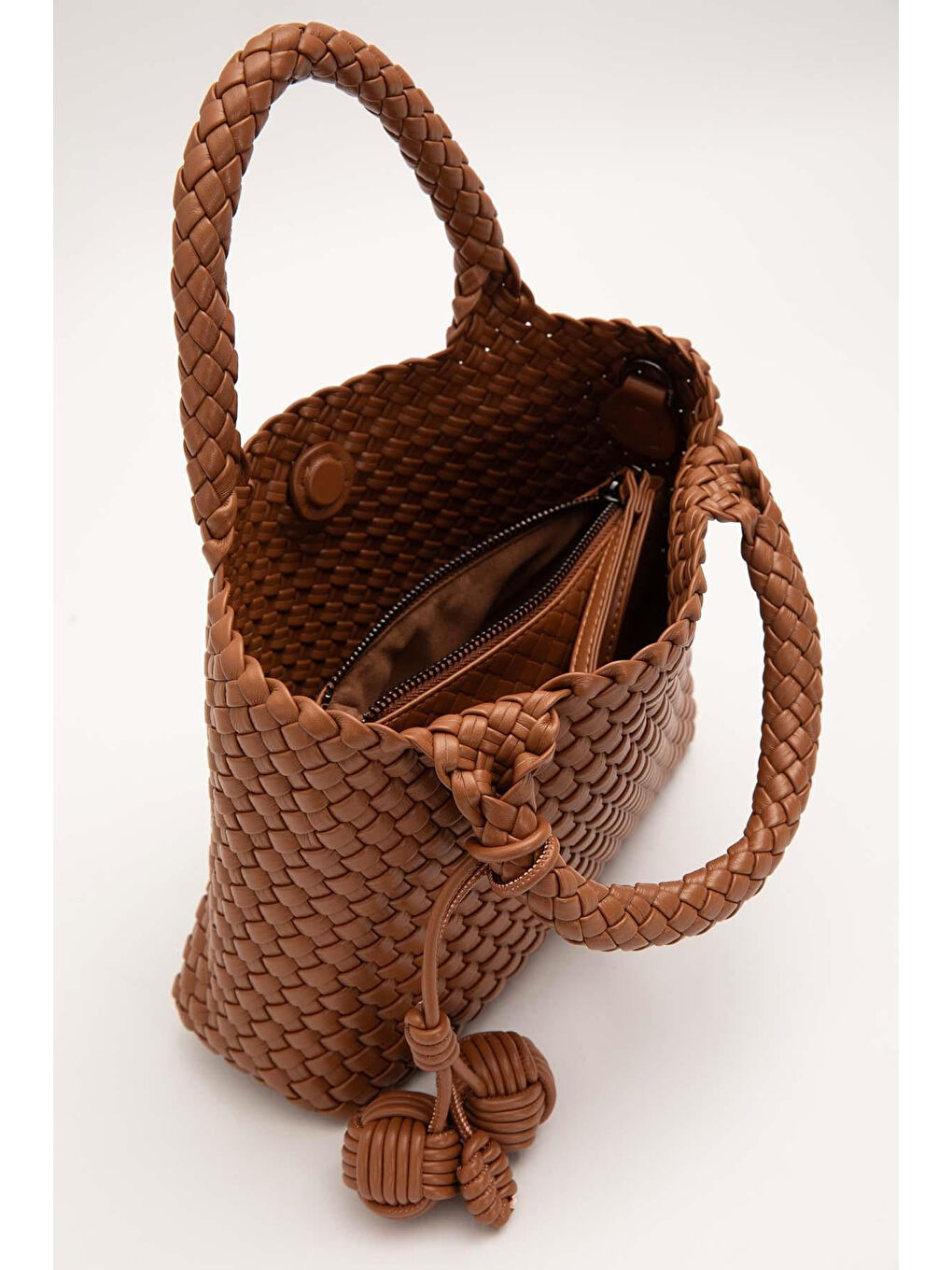 Örme Yumuşak Deri Askılı Çanta 930858 Kahverengi-4