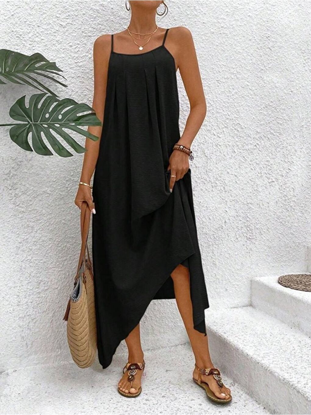 Siyah Kadın Ip Askılı V Yakalı Asimetrik Detaylı Aerobin Elbise