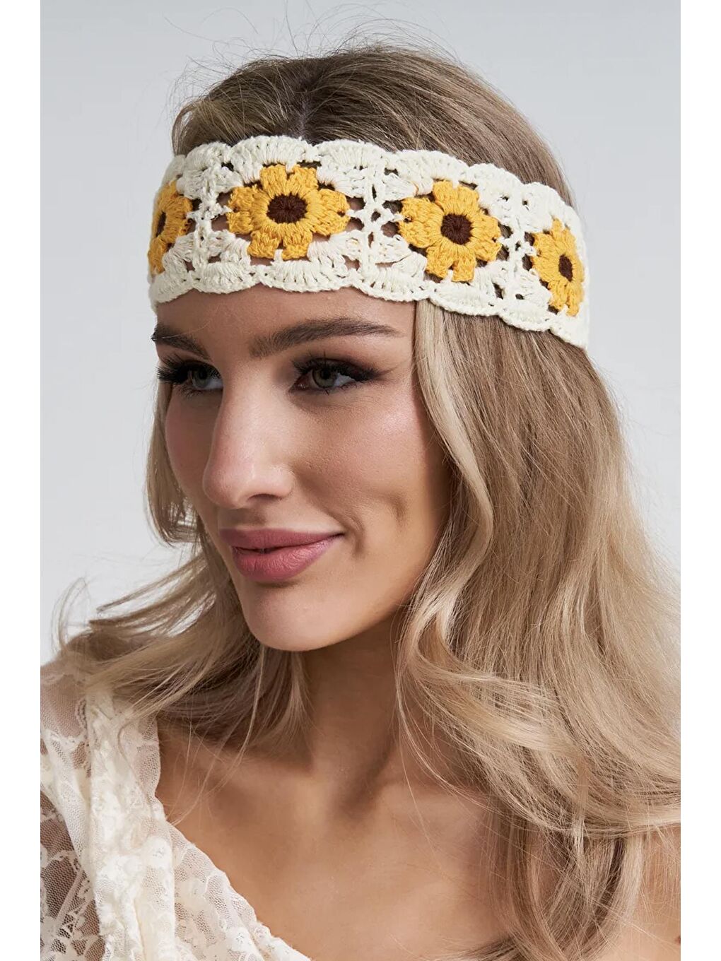 Beyaz Örgü Papatya Saç Bandı-2