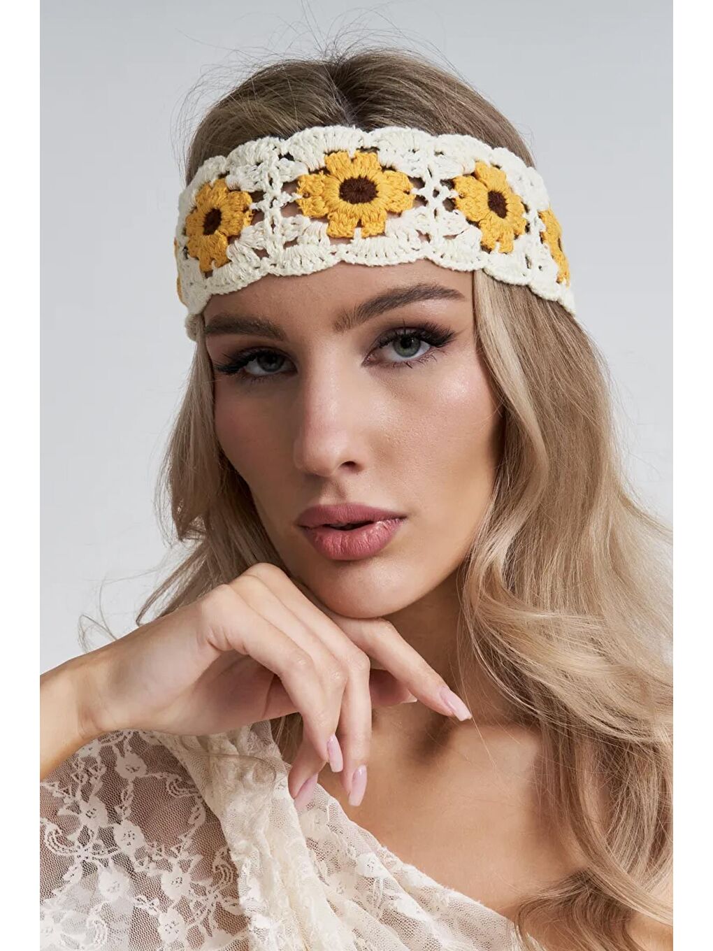 Beyaz Örgü Papatya Saç Bandı-4