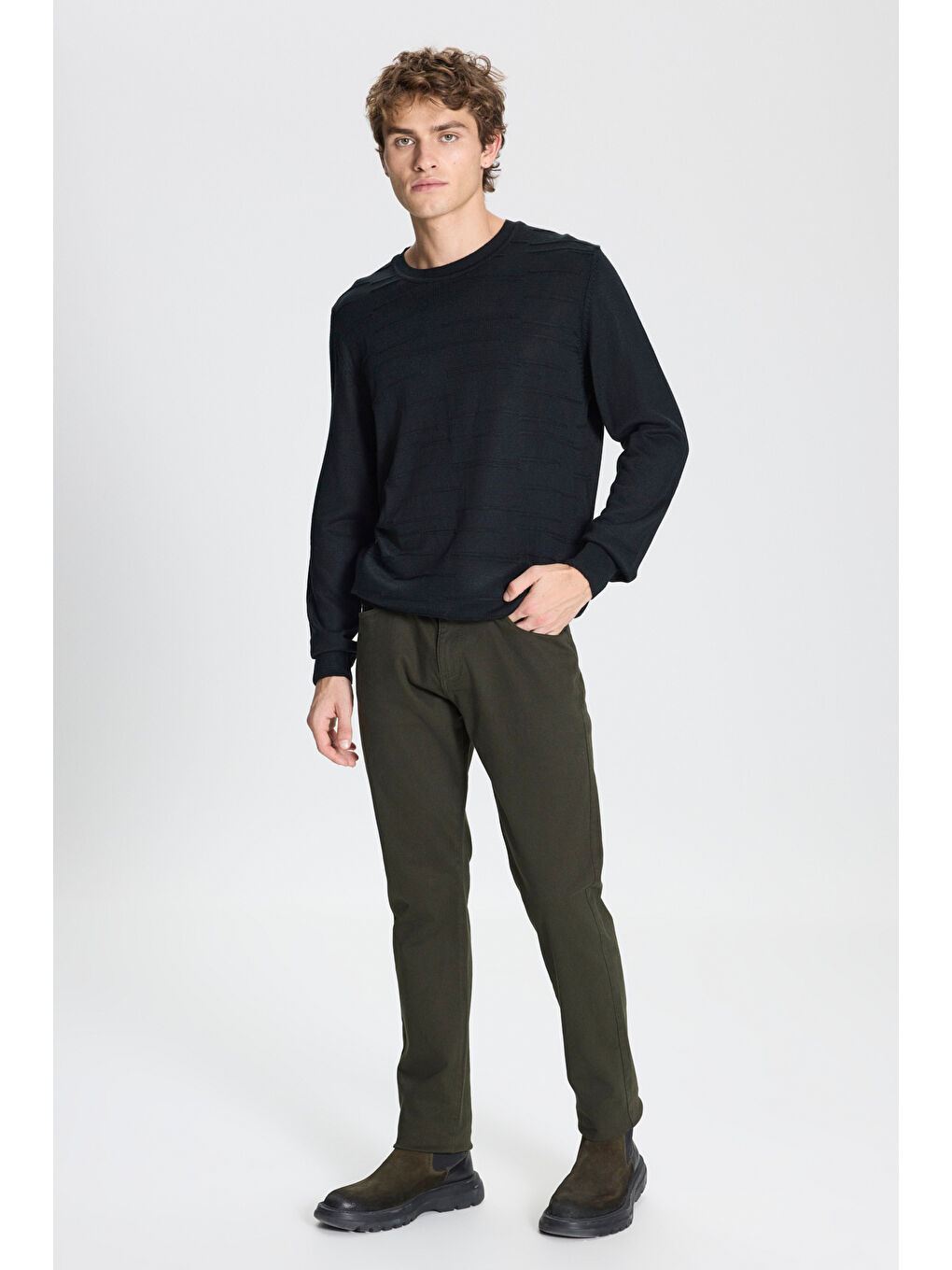 Erkek Siyah Standart Fit Normal Kesim Bisiklet Yaka Triko Kazak-1