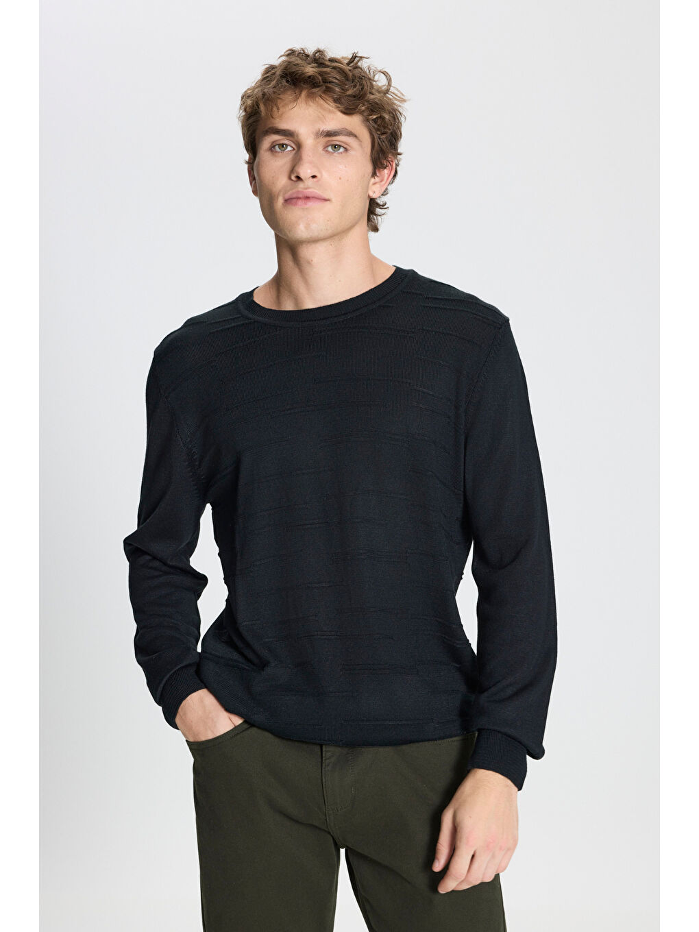 Erkek Siyah Standart Fit Normal Kesim Bisiklet Yaka Triko Kazak-2