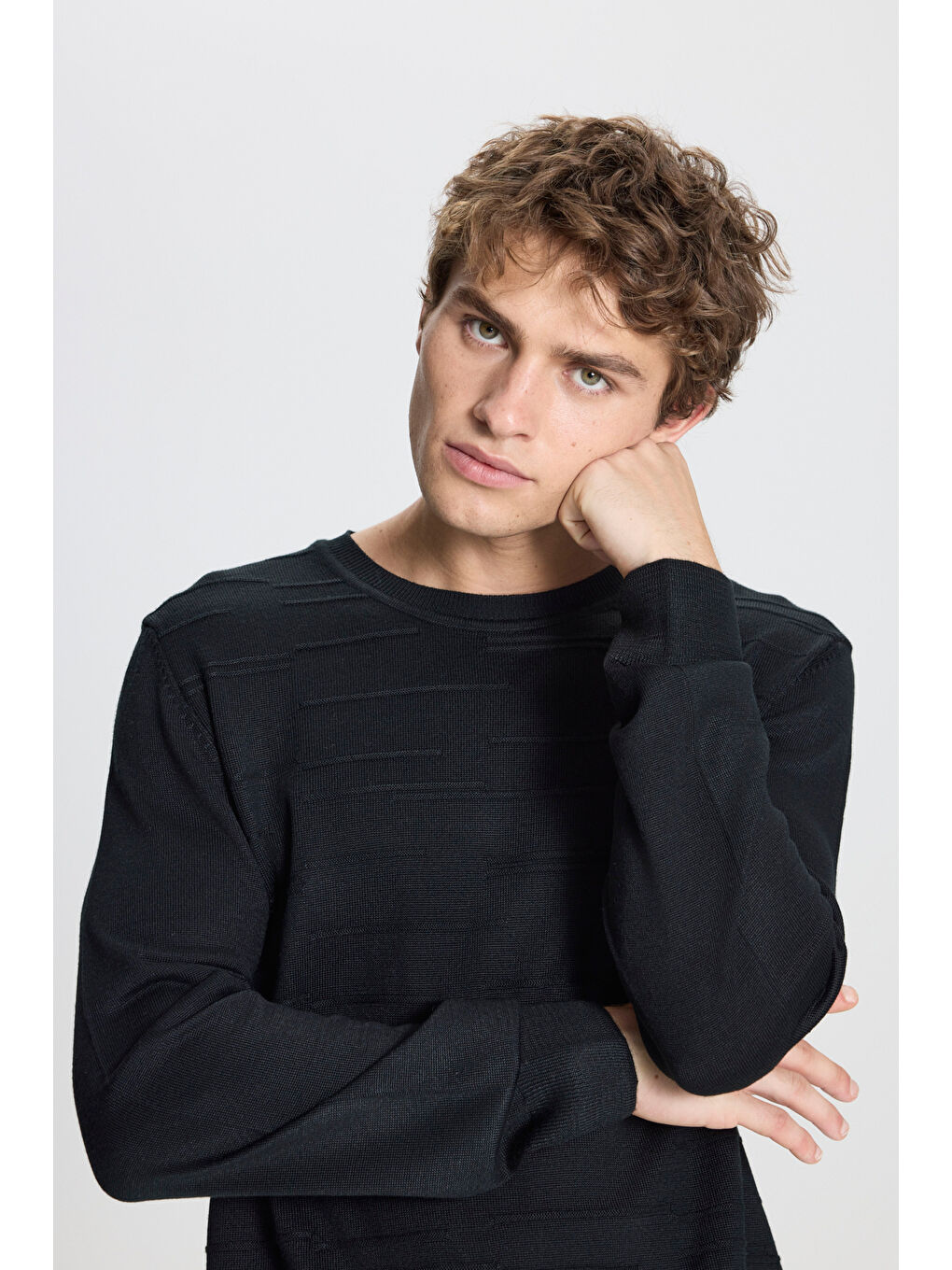 Erkek Siyah Standart Fit Normal Kesim Bisiklet Yaka Triko Kazak-3