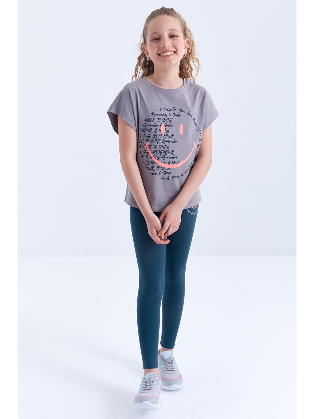 Gri - Orman Yeşil Emoji Baskılı Kısa Kollu O Yaka Kız Çocuk Tayt Takım - 75062-2