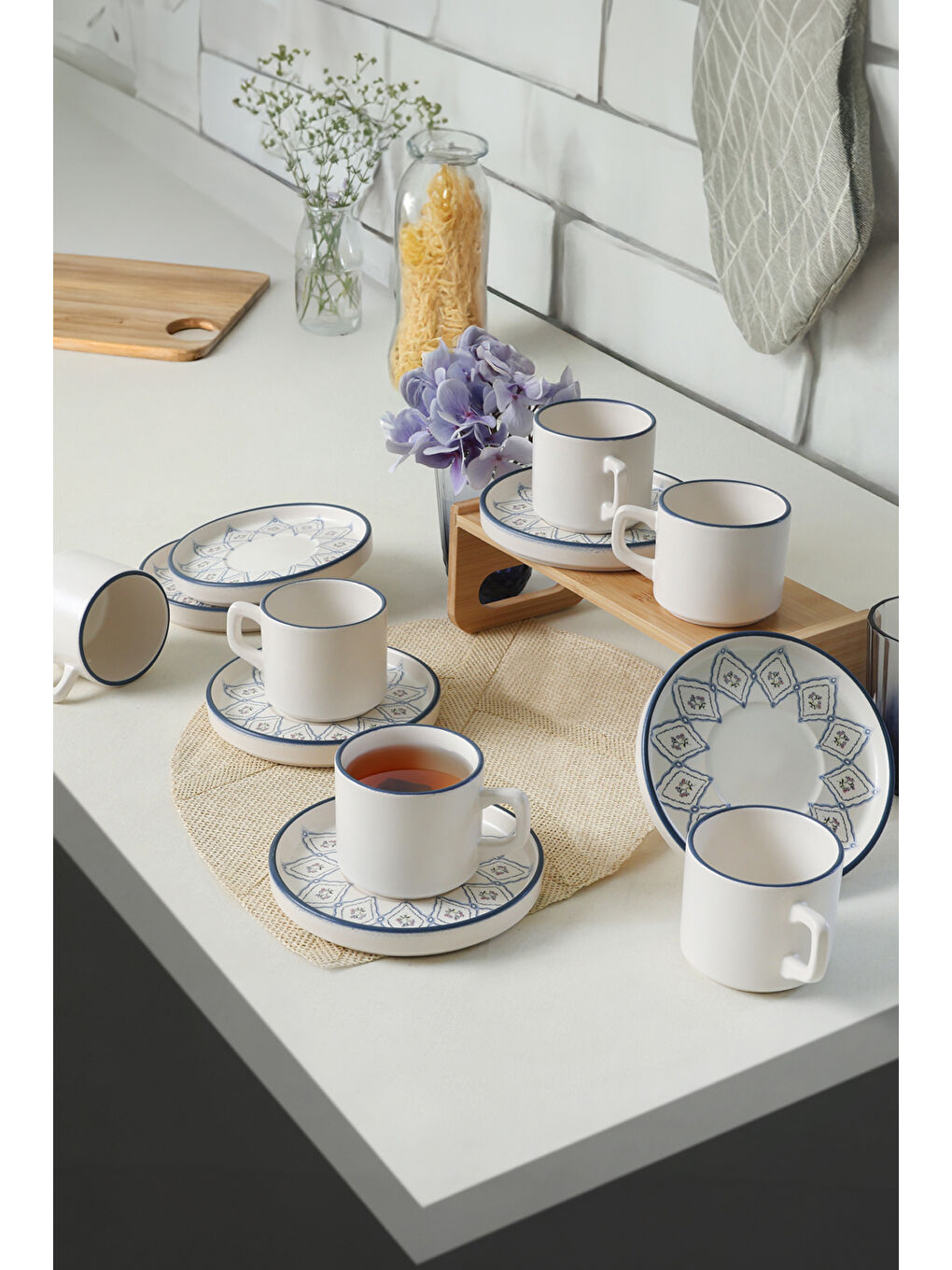 Karışık Floral Waves Stackable Çay Takımı 12 Parça 6 Kişilik