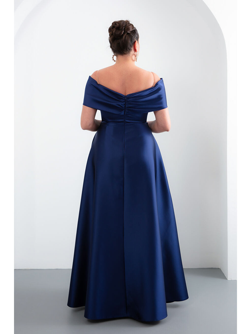Kadın Lacivert Straplez Taşlı Büyük Beden Uzun Saten Abiye Elbise-4