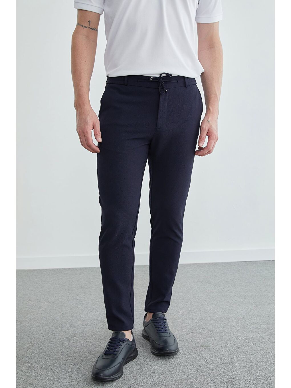 Lacivert Beli Bağcıklı Dokulu Pantolon-1