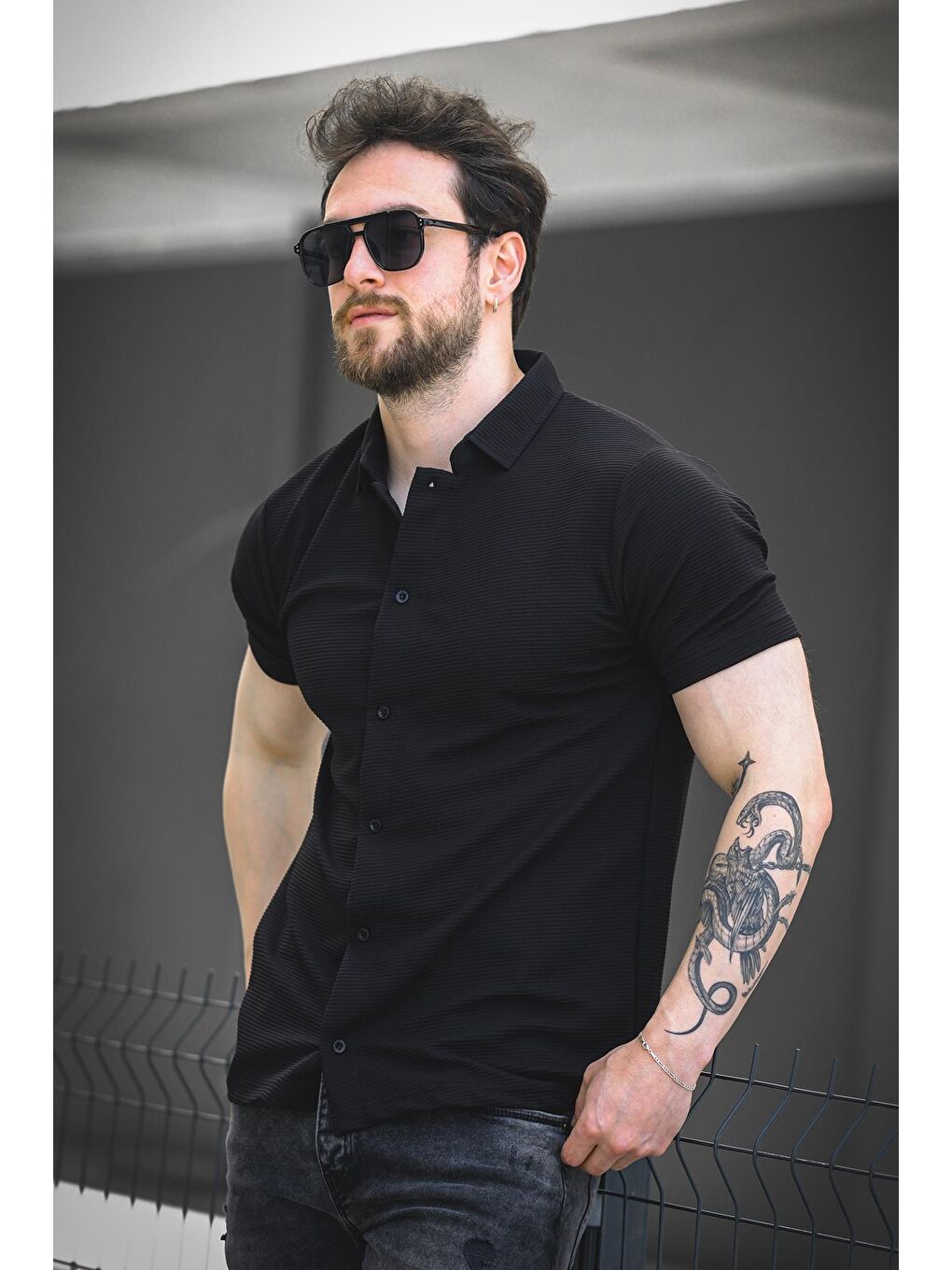 Siyah Vitto Otoban Kumaş Slim Elastanlı Kısa Kol Erkek Gömlek