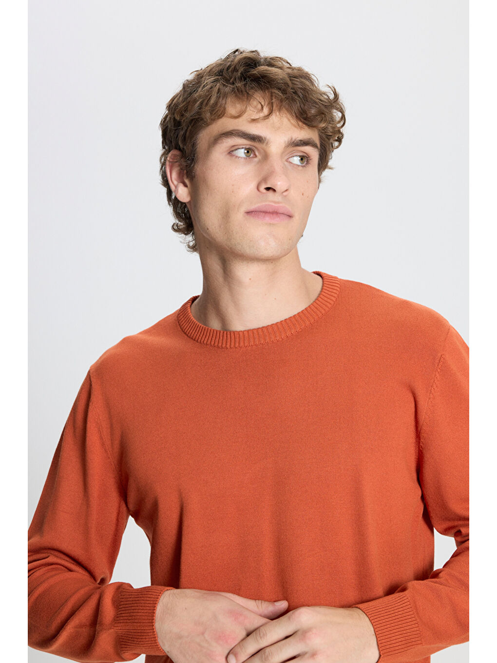 Kahverengi Erkek Kiremit Standart Fit Normal Kesim Bisiklet Yaka Triko Kazak-3