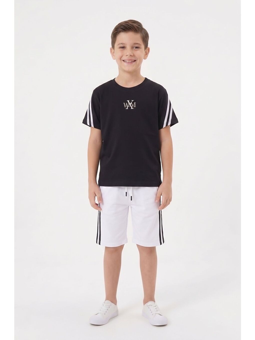 Ekru Logolu Tişörtlü Şerit Detaylı Şortlu Erkek Çocuk Takım 23813