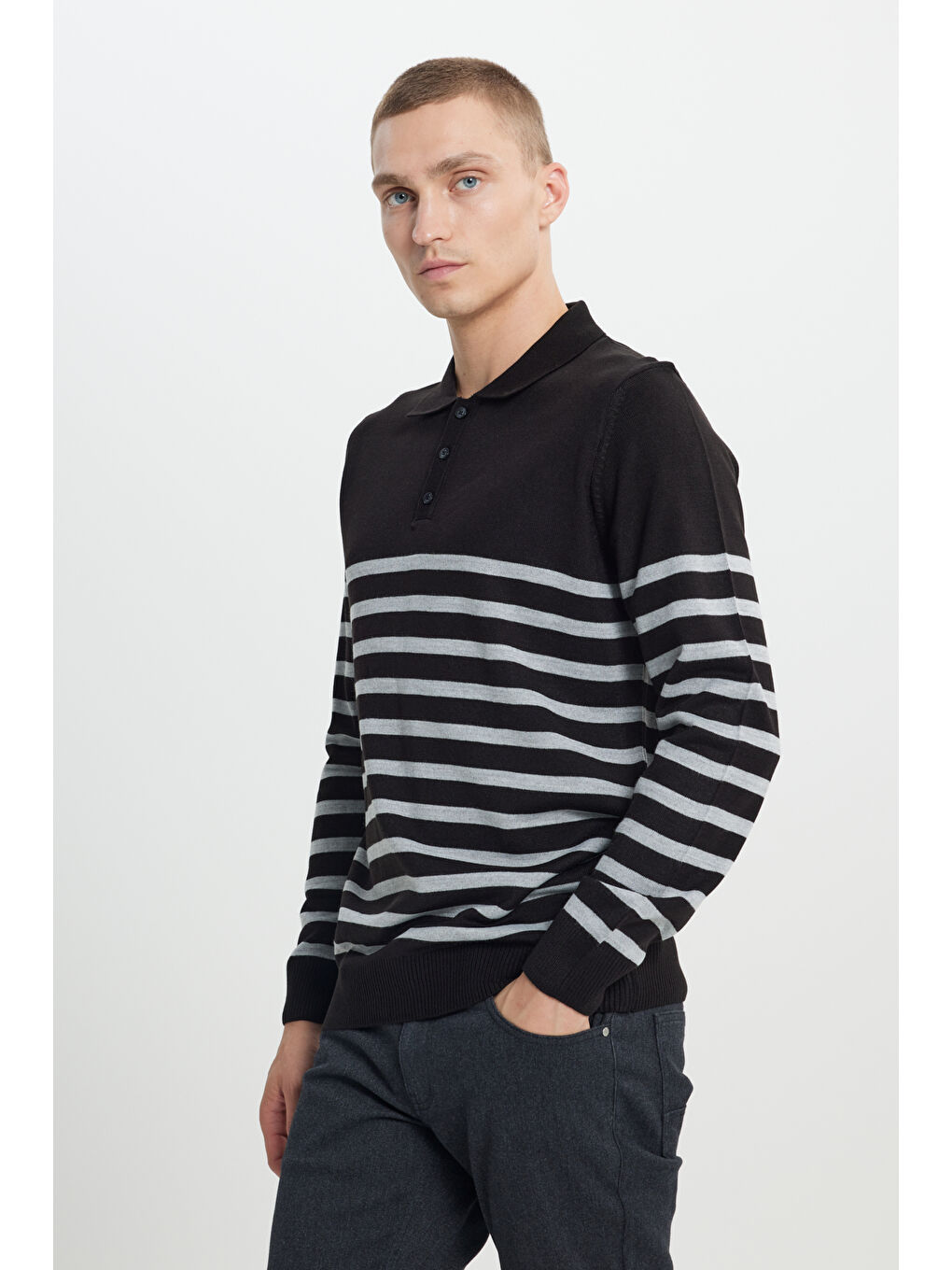 Erkek Siyah-Antrasit Standart Fit Normal Kesim Polo Yaka Çizgili Triko Kazak-2