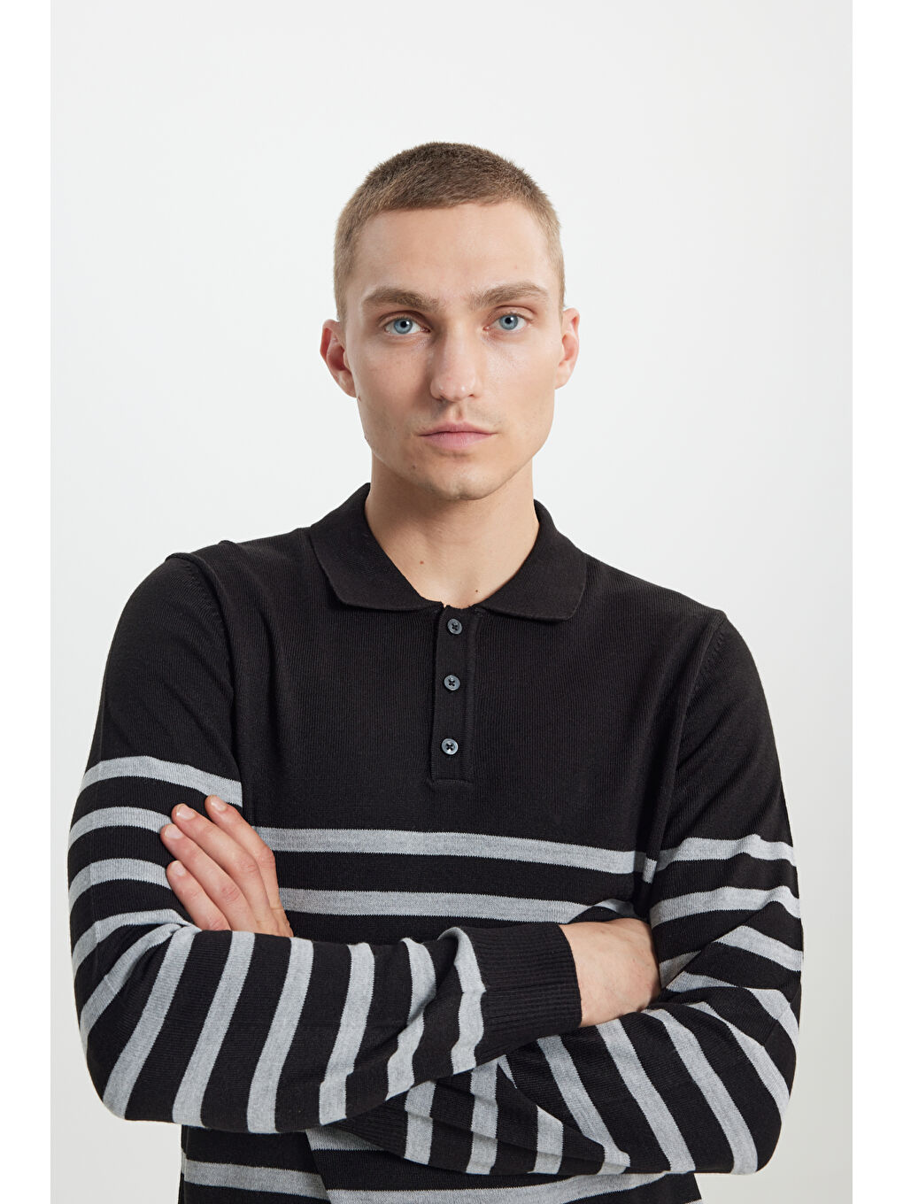 Erkek Siyah-Antrasit Standart Fit Normal Kesim Polo Yaka Çizgili Triko Kazak-3