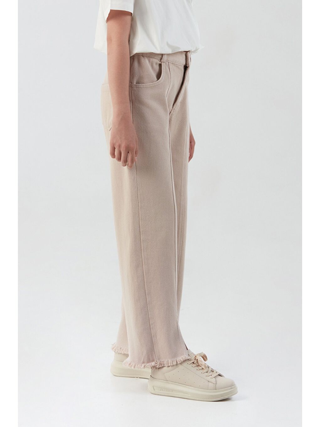 Bej Beli Lastikli Paçası Püsküllü Yırtık Detaylı Kız Çocuk Pantolon-3