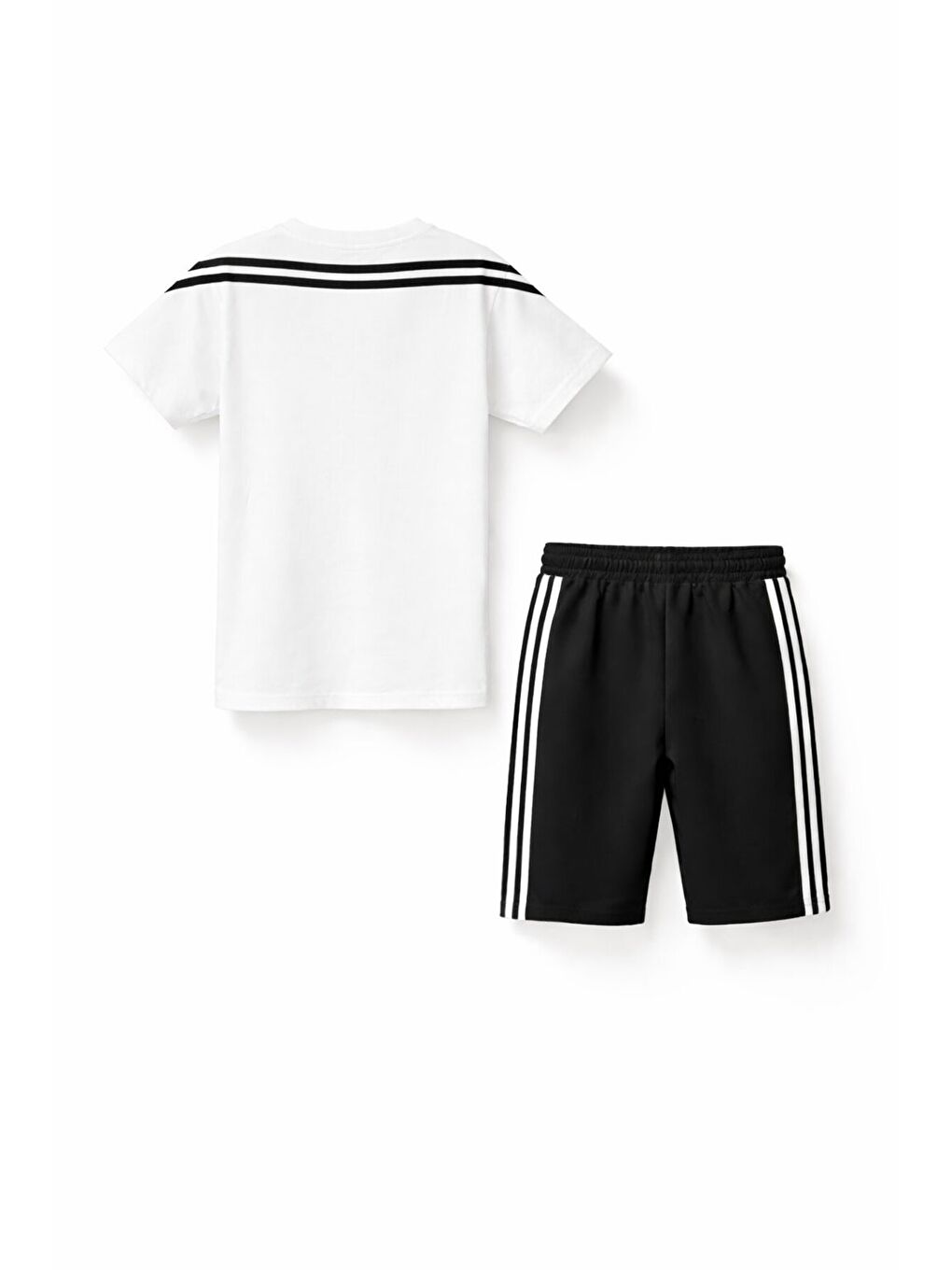Beyaz Logolu Tişörtlü Şerit Detaylı Şortlu Erkek Çocuk Takım 23812-4