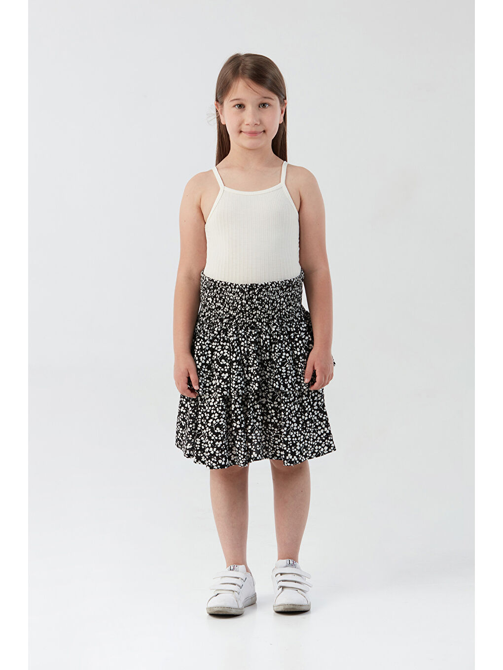 Siyah Çiçek Desenli Fırfırlı Kız Çocuk Etek-1