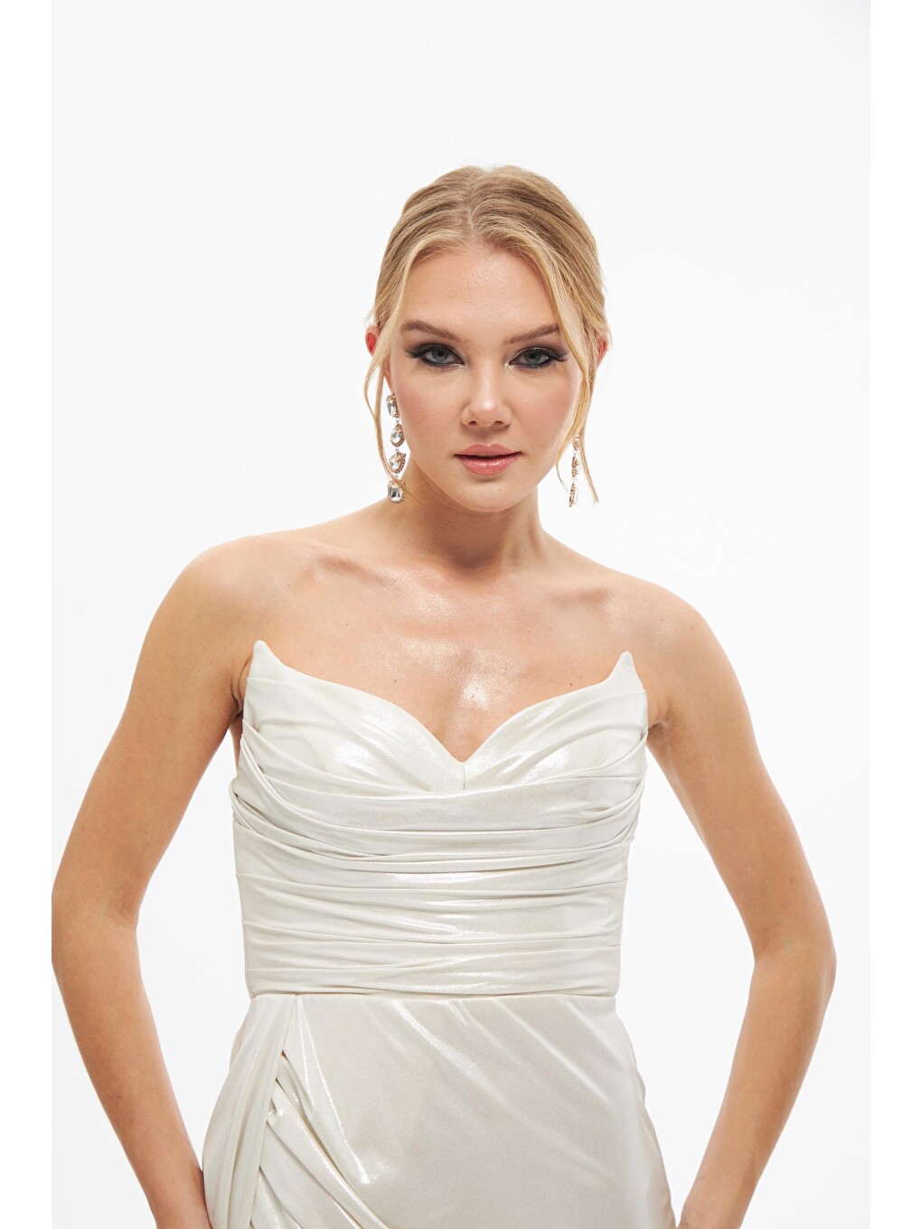 Ekru Parlak Örme Straplez Uzun Nikah Elbisesi-3