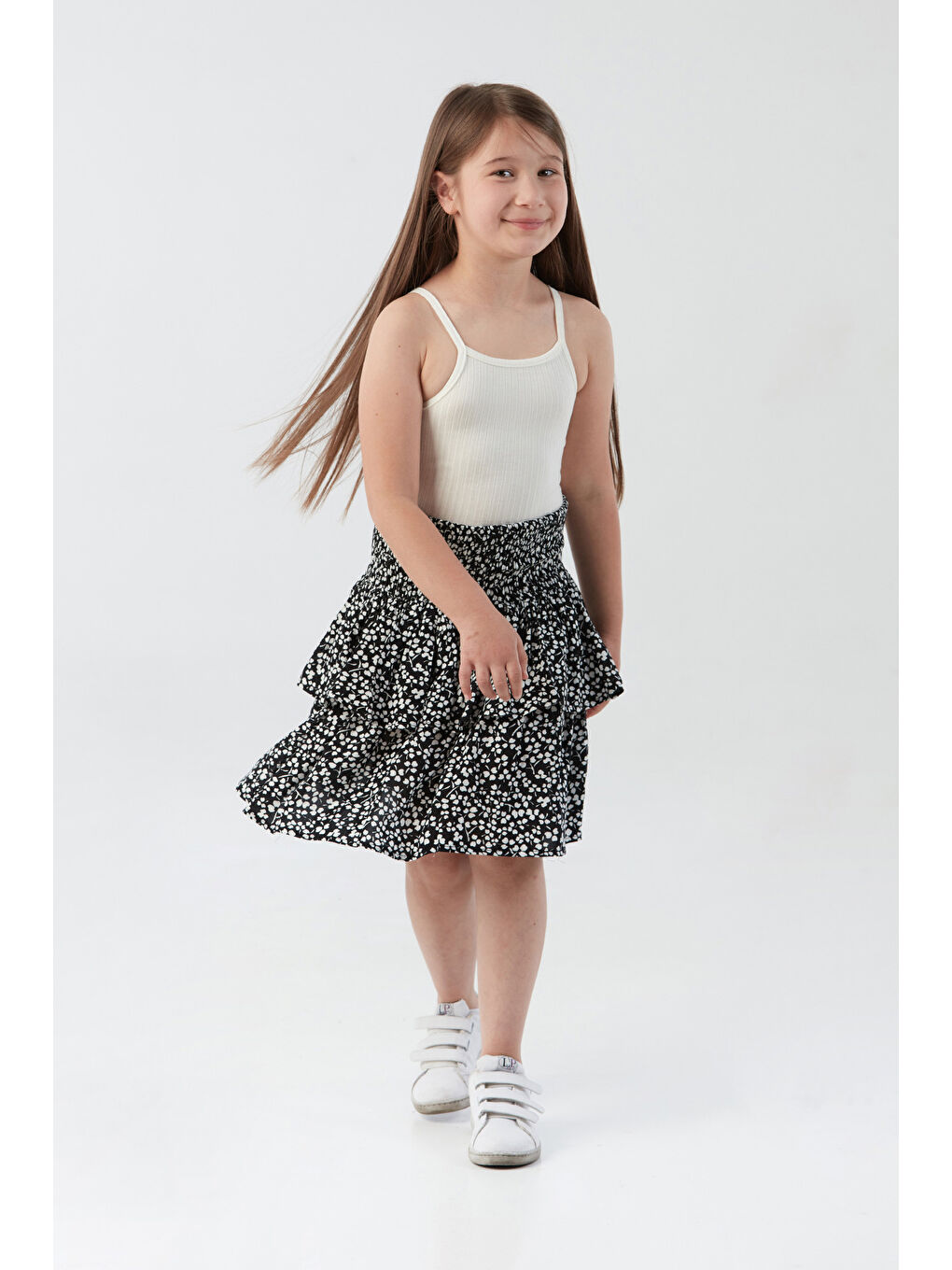 Siyah Çiçek Desenli Fırfırlı Kız Çocuk Etek-4