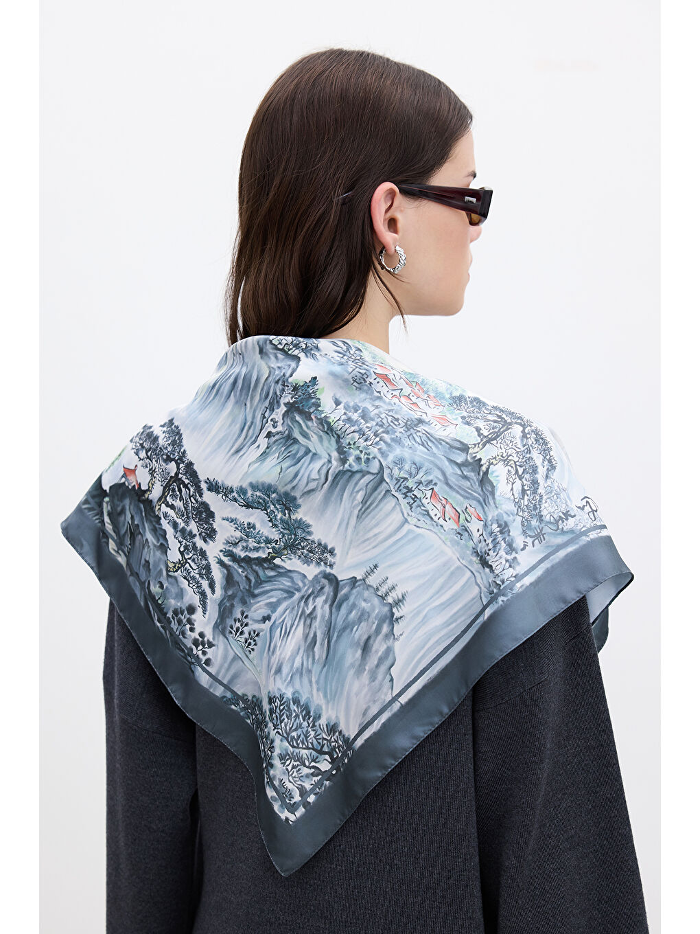 Desenli Saten Boyun Fuları Valley-Antrasit-1