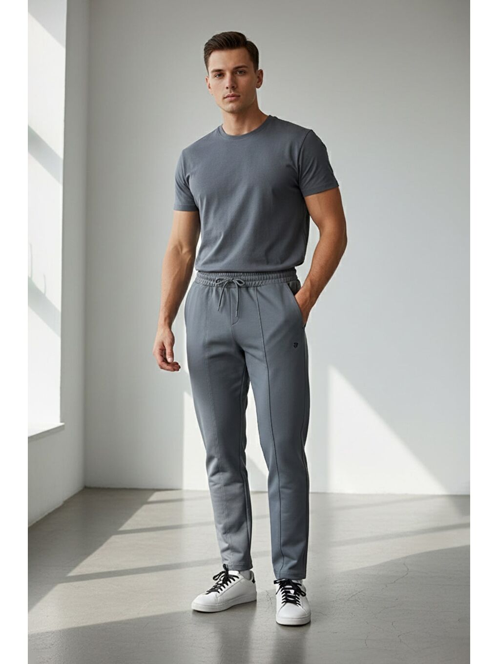 Gri Beli Bağlamalı Çimalı Baskılı Pantolon