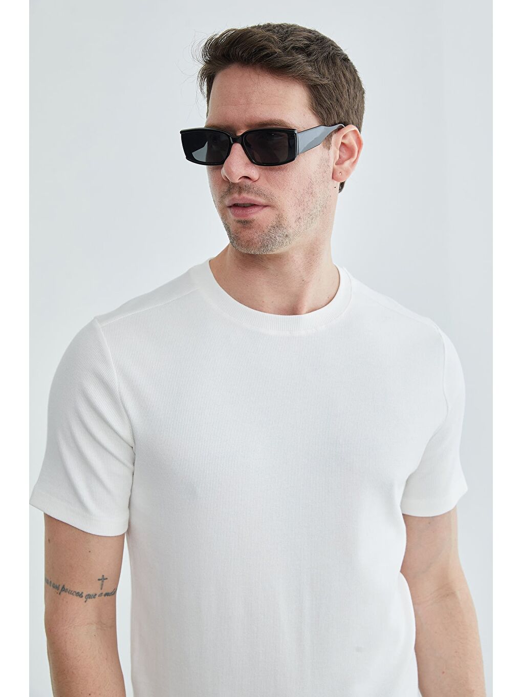 Ekru Basic Fitilli Bisiklet Yaka Tişört-3