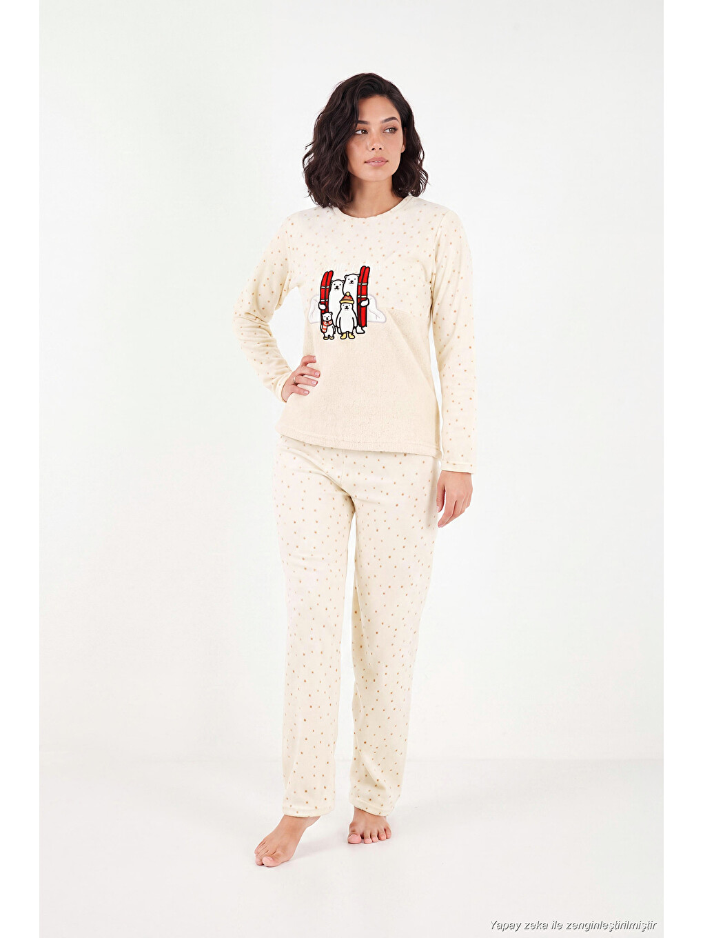 Ekru Desenli Yumuşak Dokulu Kışlık Polar Kadın Pijama Takımı 6575031-2