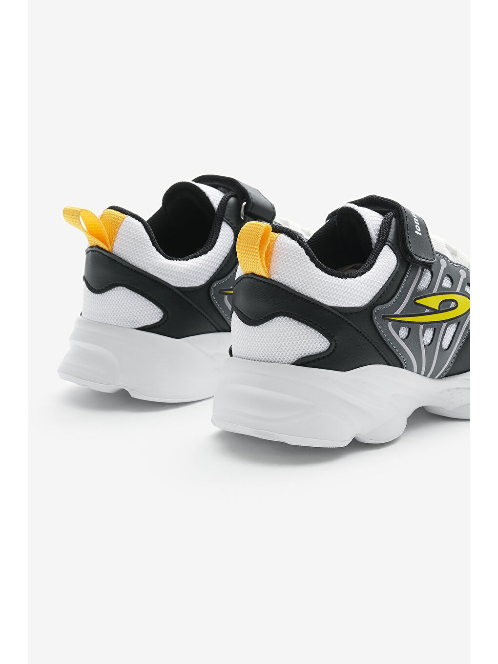 Çocuk Unisex Beyaz Siyah Faylon Taban Desenli Lastik Bağcıklı ve Cırtlı Spor Ayakkabı-4