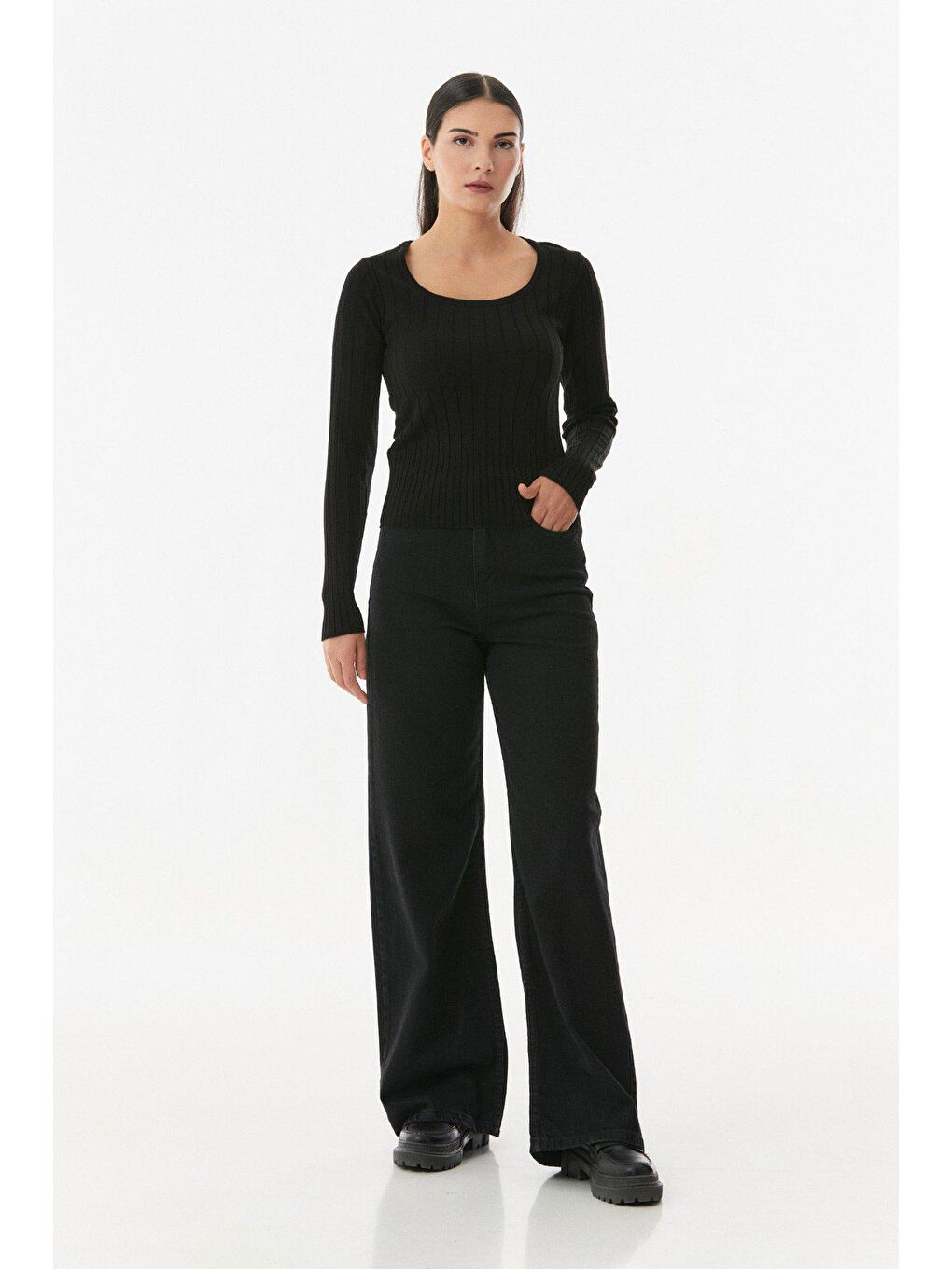 Siyah Kare Yaka Triko Kazak-1