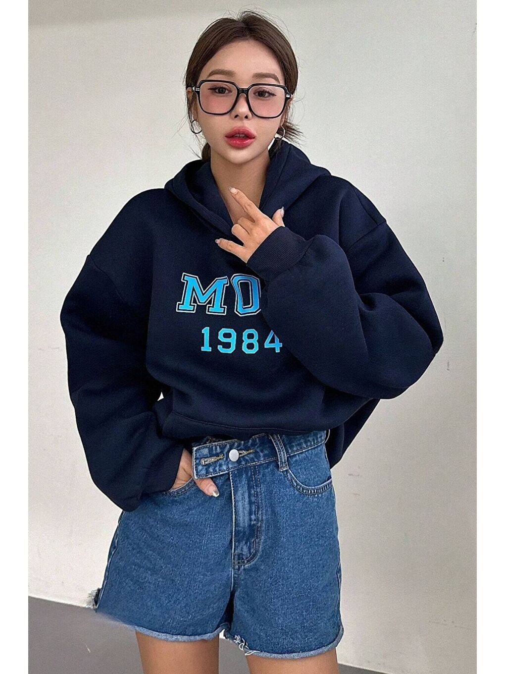 Trendseninle Lacivert Kadın Lacivert Mod 1984 Baskılı Oversize Kapüşonlu Sweatshirt Hoodie - 2