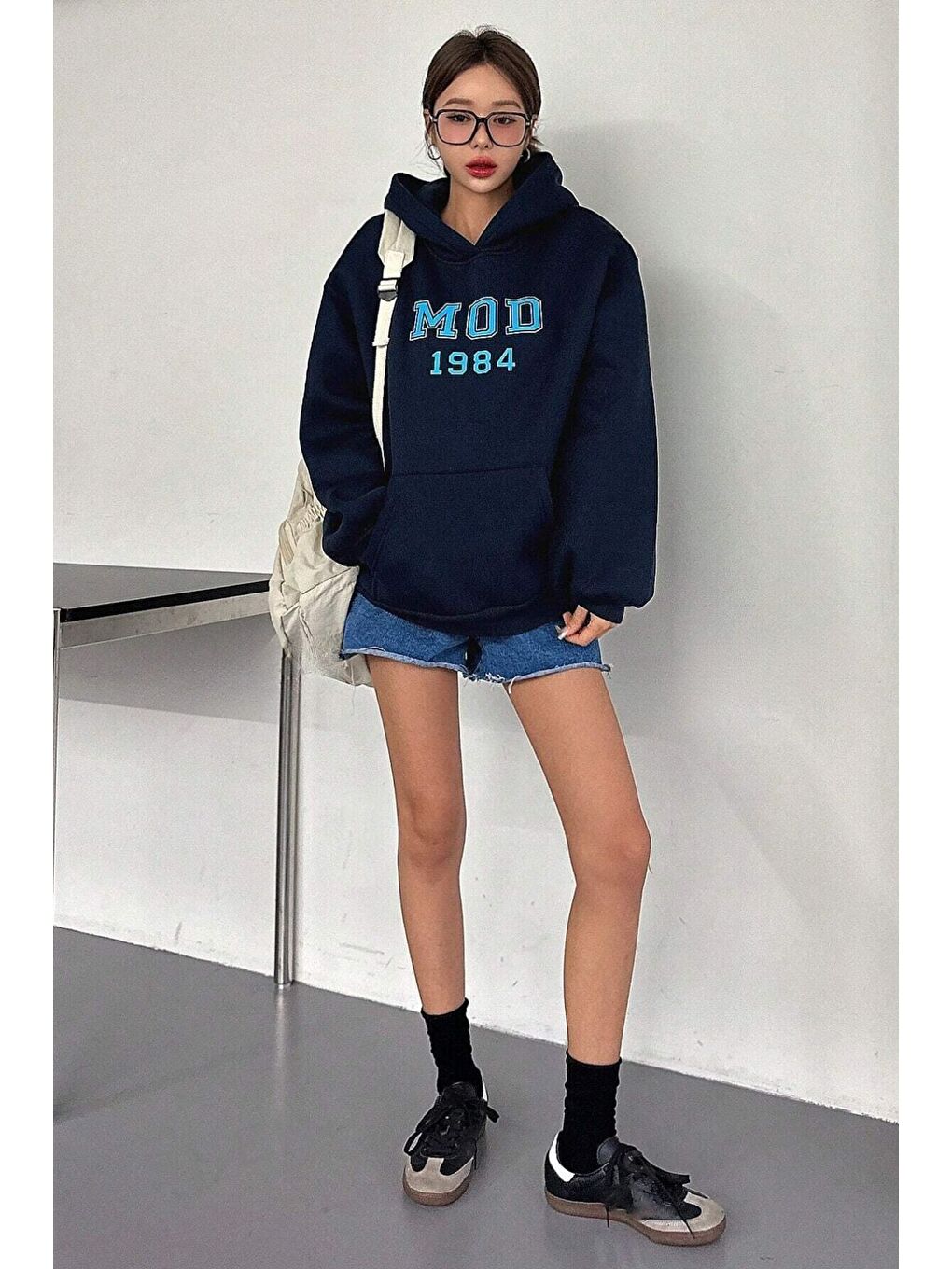 Trendseninle Lacivert Kadın Lacivert Mod 1984 Baskılı Oversize Kapüşonlu Sweatshirt Hoodie - 5