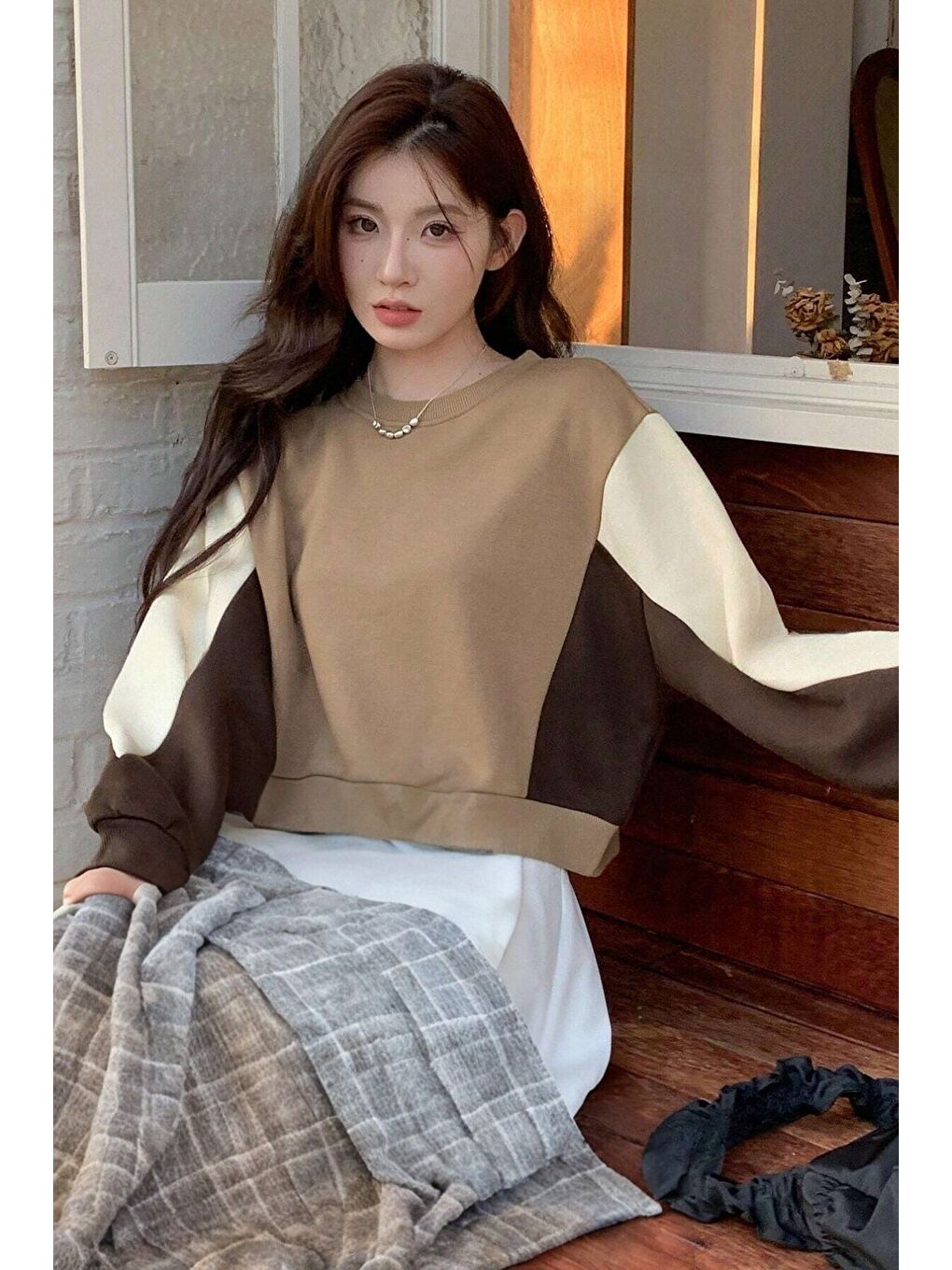 Trendseninle Vizon Kadın Vizon Blok Renkli Bel Crop Detay Bisiklet Yaka Oversize Sweatshirt - 1