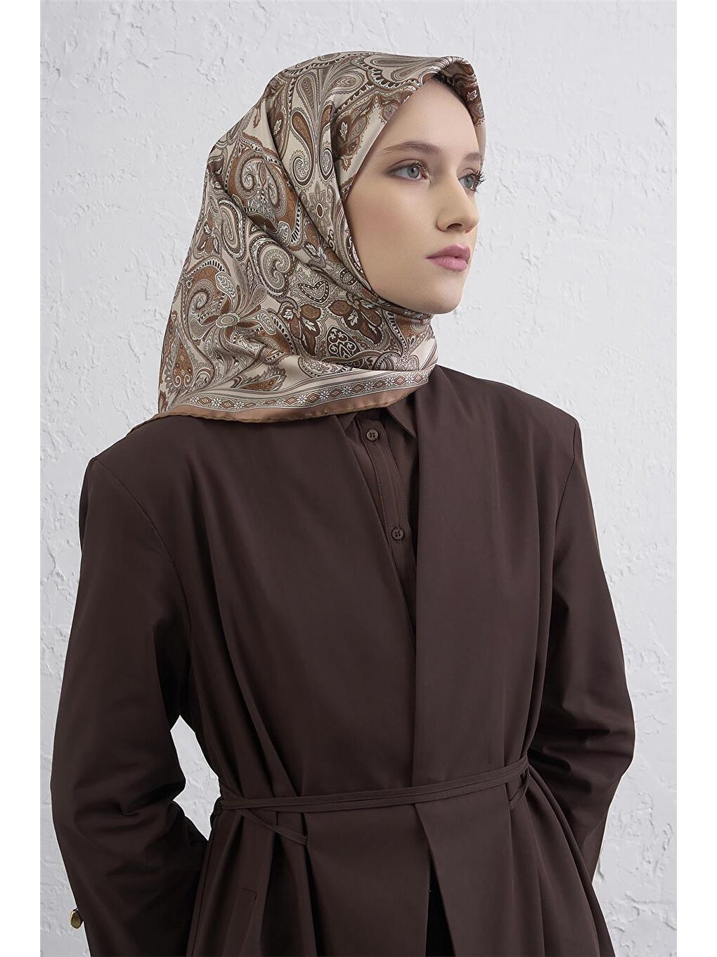 Kahverengi Etnik Desen Saf İpek Twill Eşarp 9421D 04