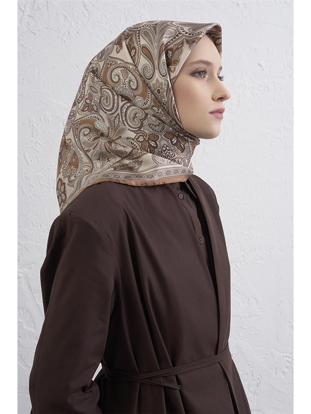 Kahverengi Etnik Desen Saf İpek Twill Eşarp 9421D 04-1