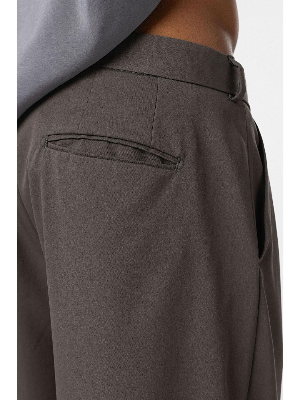 Gri Baggy Fit Pileli Kumaş Erkek Pantolon Füme-6