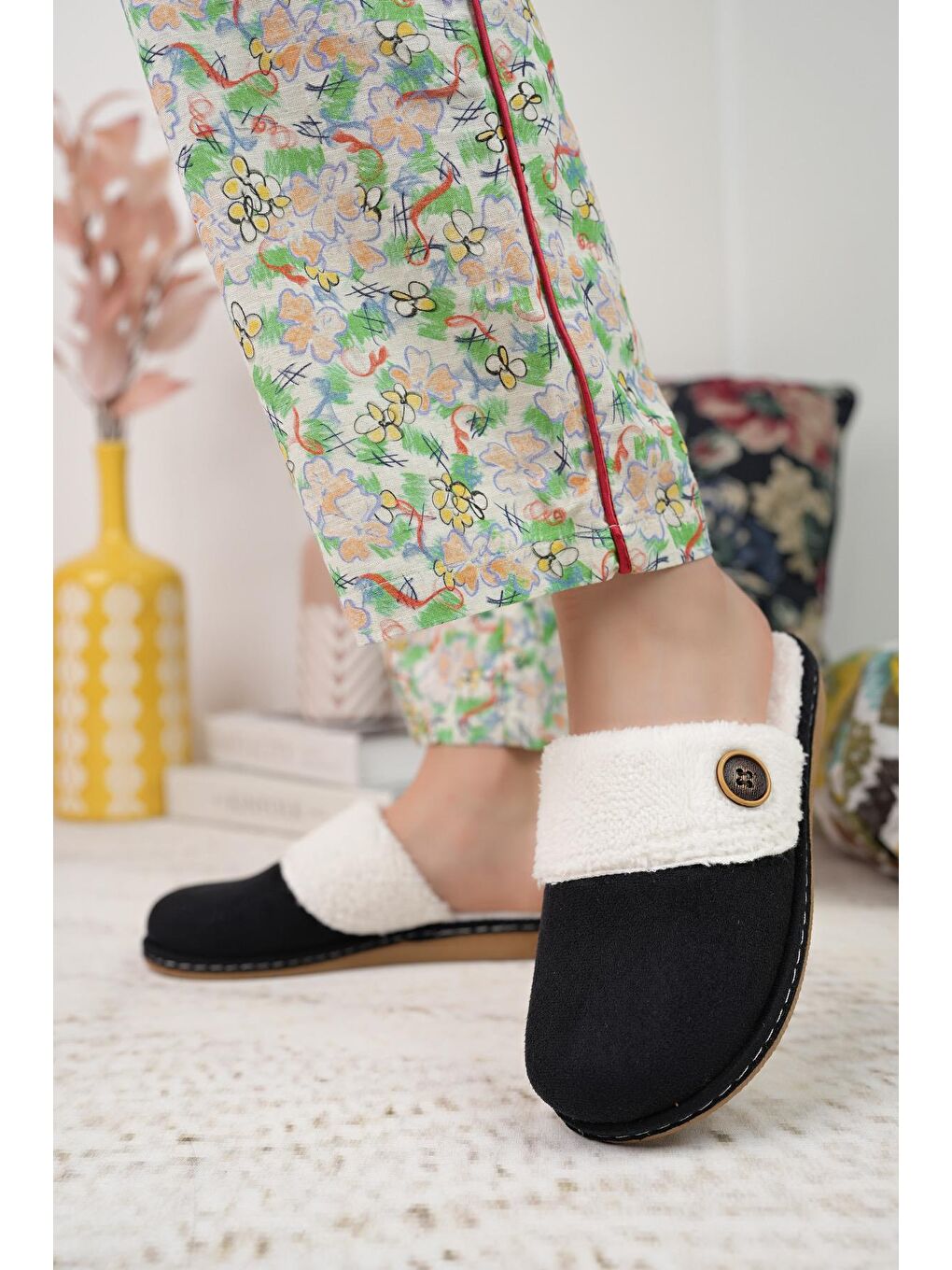 Siyah CARMEN Kadın Ev Terliği Kışlık Topuklu Terlik-2