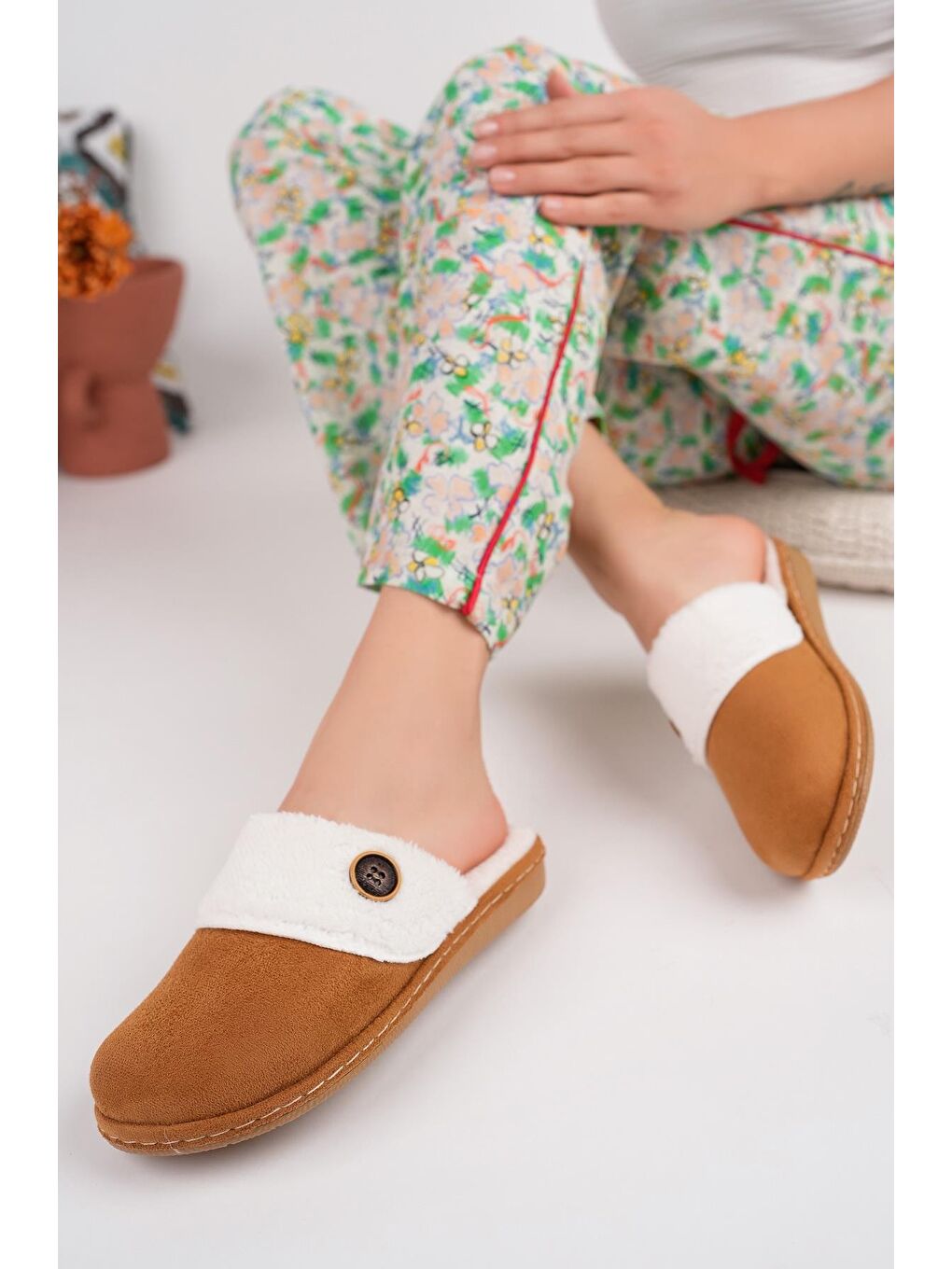 Kahverengi CARMEN Kadın Ev Terliği Kışlık Topuklu Terlik-1