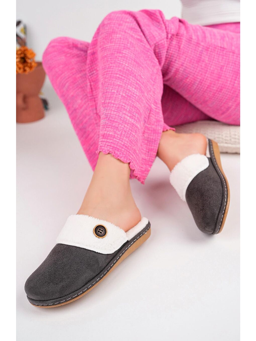 Gri CARMEN Kadın Ev Terliği Kışlık Topuklu Terlik