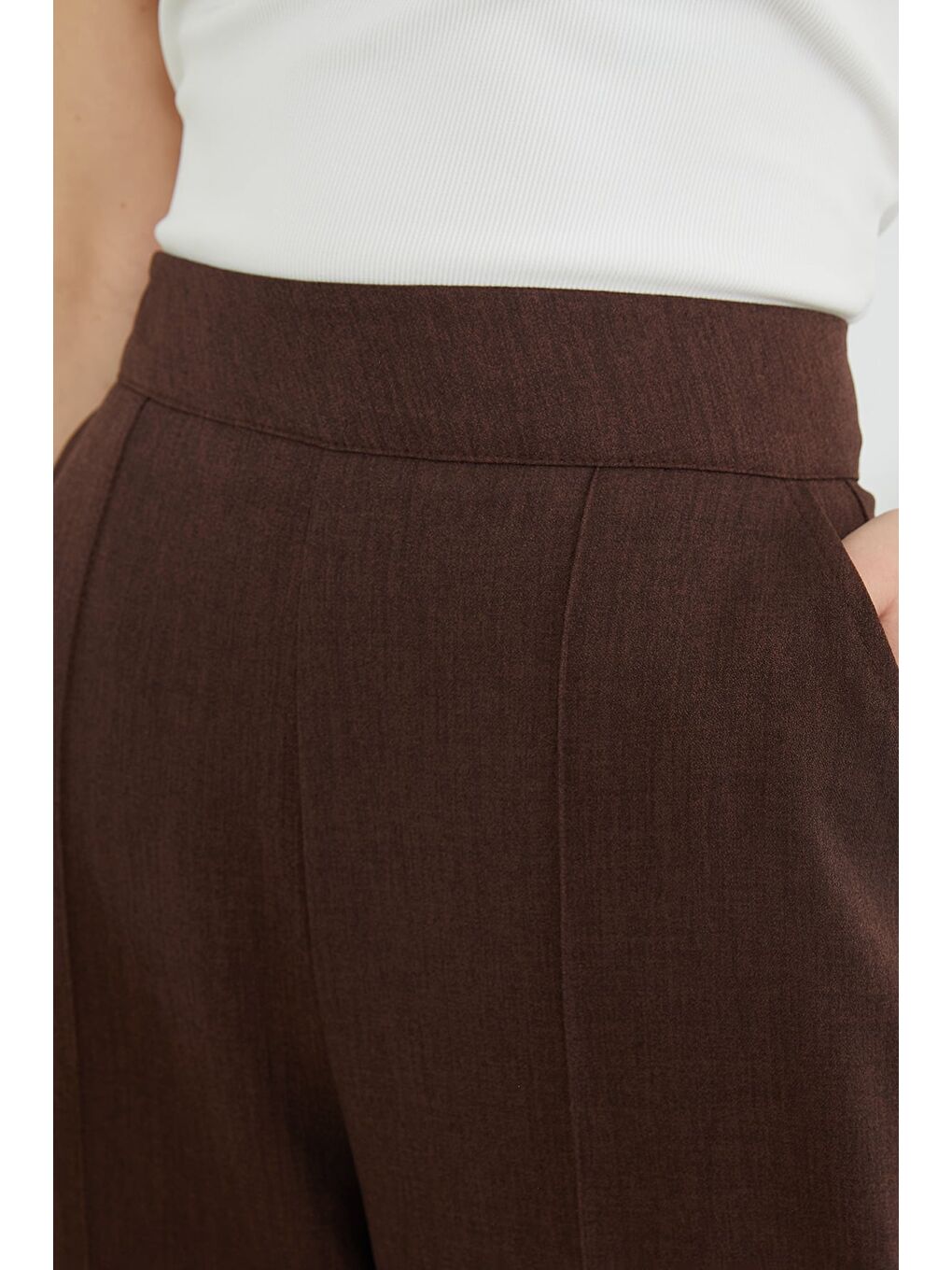 Kahverengi Çimalı Fermuarlı Pensli Pantolon-4