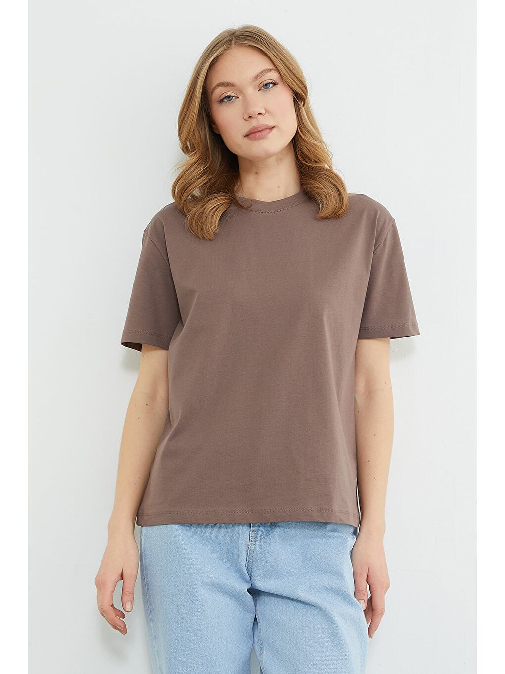 Kahverengi Basic Bisiklet Yaka Oversize Tişört-1