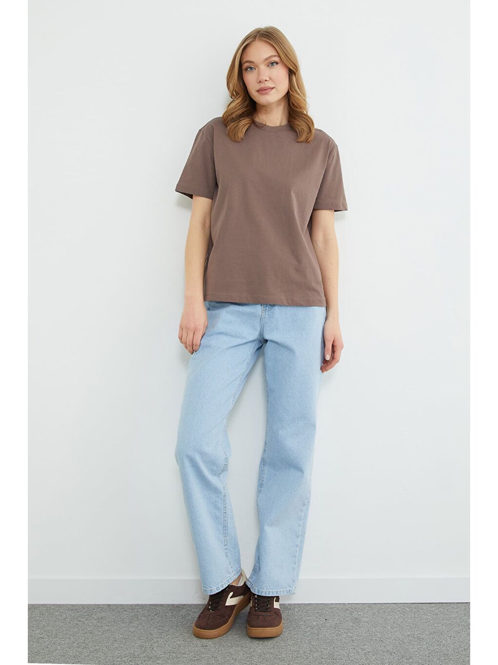 Kahverengi Basic Bisiklet Yaka Oversize Tişört-2