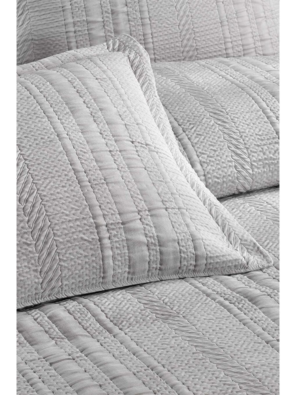 Gri Yatak Örtüsü Takımı Tek Kişilik Matilda Gümüş (180x240cm)-2