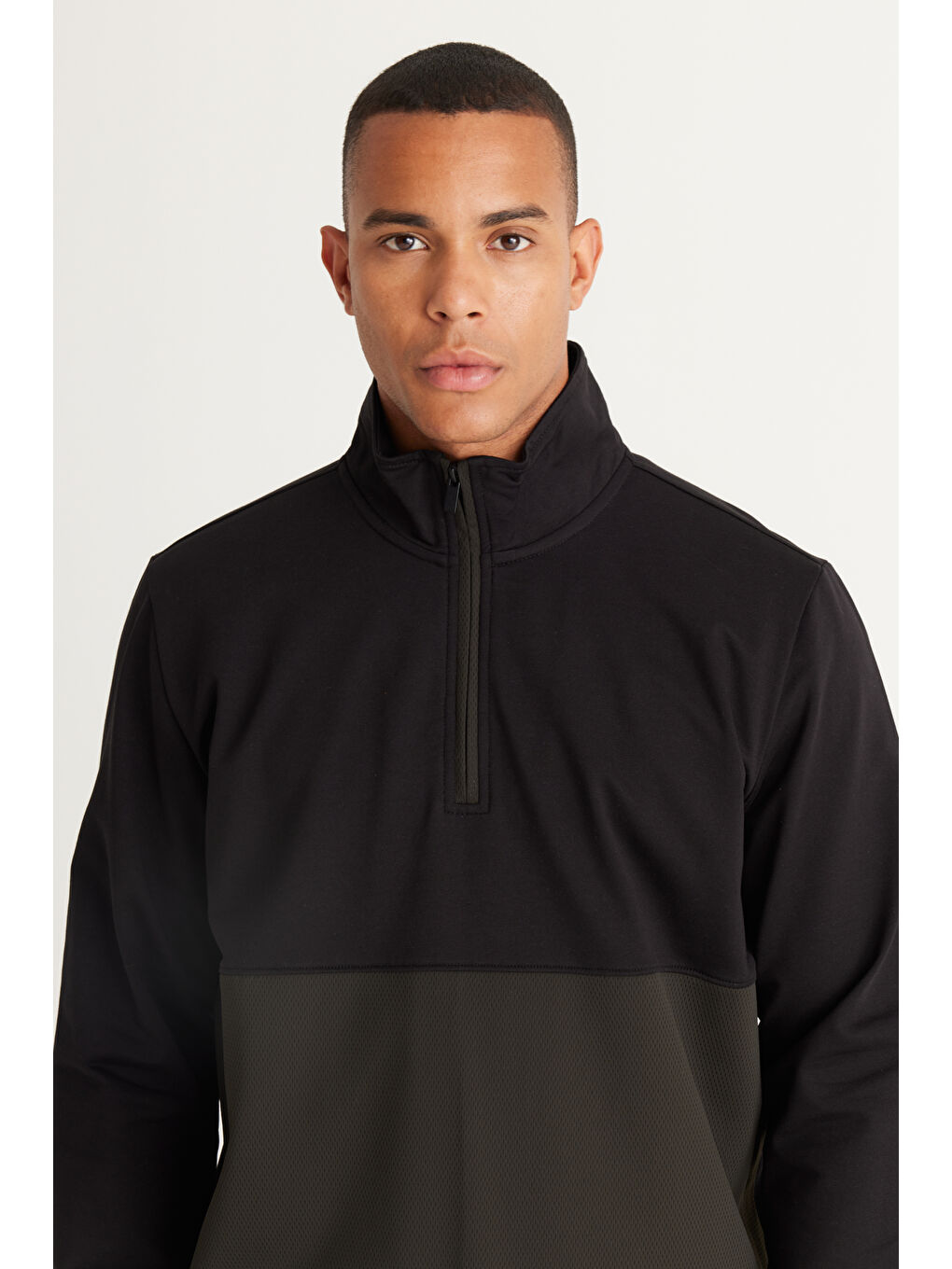 Erkek Siyah-Haki Standart Fit Normal Kesim Bato Yaka Pamuklu Sweatshirt-4