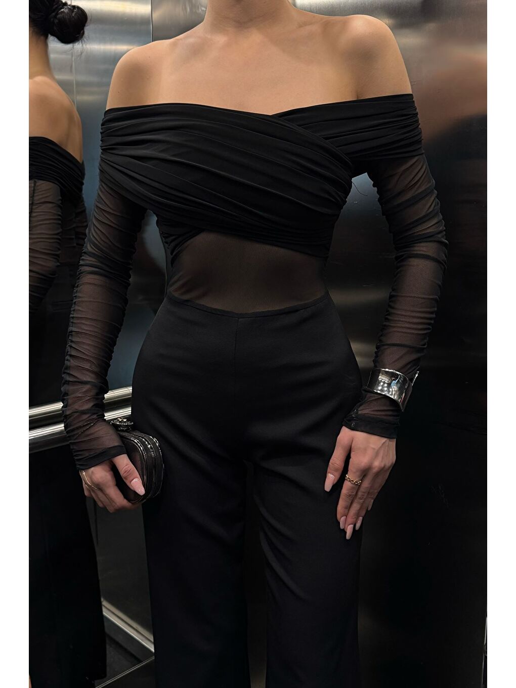 Siyah Kadın Madonna Yaka Kol Büzgülü Tül Garnili Abiye Tulum-2