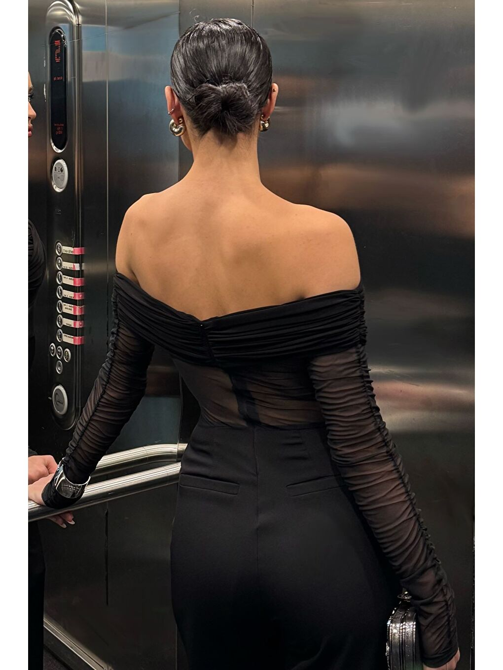 Siyah Kadın Madonna Yaka Kol Büzgülü Tül Garnili Abiye Tulum-3