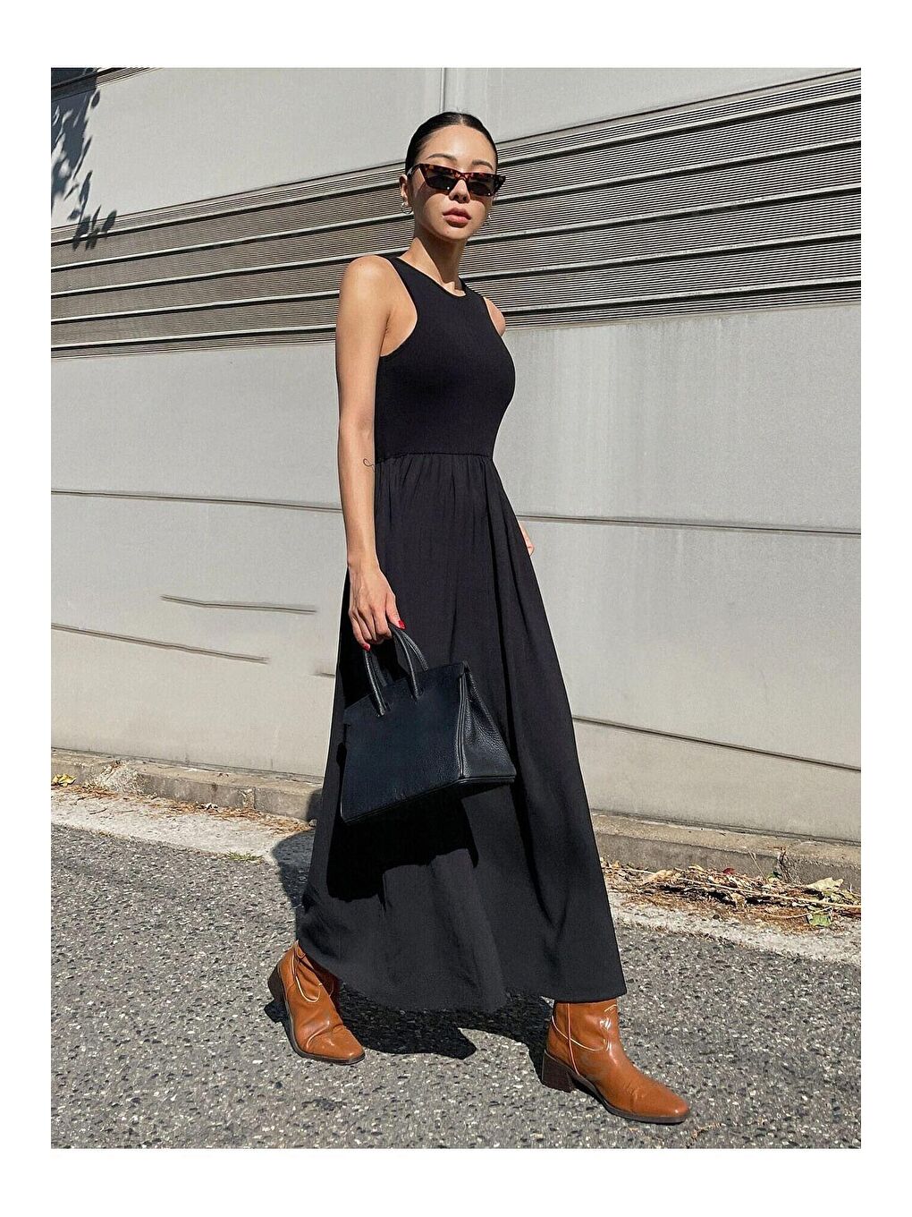 Kadın Siyah Kolsuz Bel Lastikli Çan Penye Elbise-1