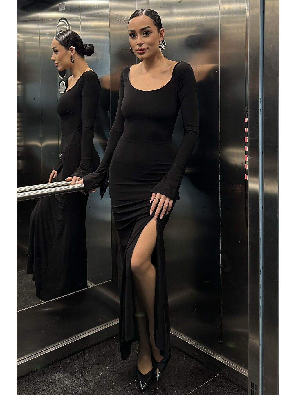 Siyah Kadın Sırt Bağlamalı Yırtmaç Detaylı Elastanlı Abiye-1