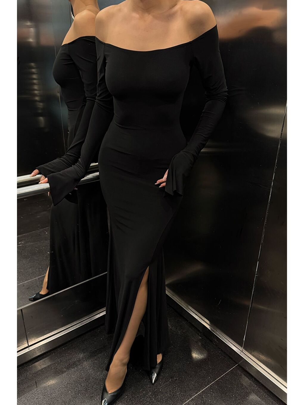 Siyah Kadın Sırt Bağlamalı Yırtmaç Detaylı Elastanlı Abiye-2