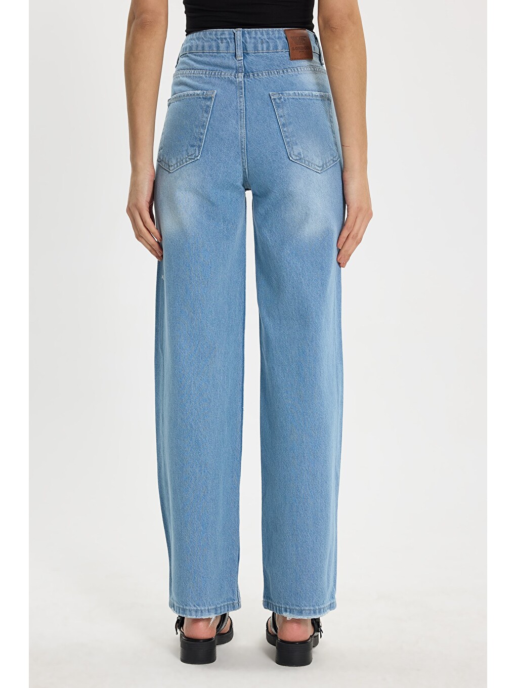 Kadın Relax Fit Rahat Kesim %100 Pamuk Cepli Geniş Paça Açık Mavi Jean Jean Pantolon-5