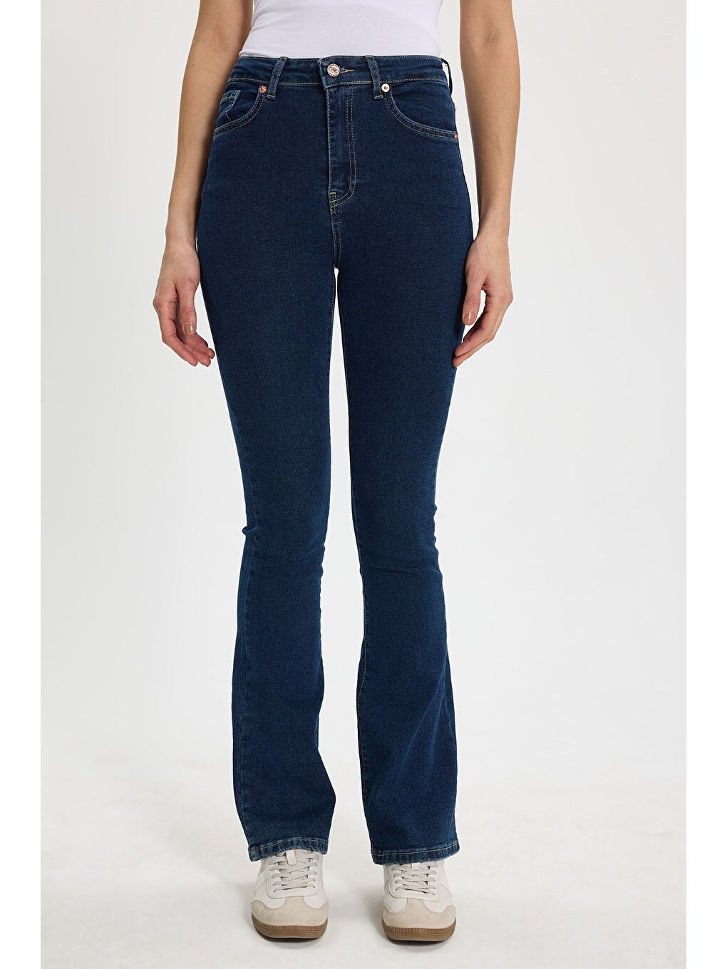 Kadın Regular Fit Klasik Kesim Pamuklu Elastanlı İspanyol Paça Lacivert Jean Jean Pantolon-1